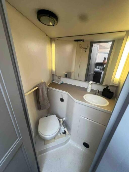 Yacht "X" - 44 Foot Modern Yacht On 5 Star Ocean Village Marina - Minutes Away From City Centre And Cruise Terminals, Free Parking ,Spa Package Available! Southampton Esterno foto