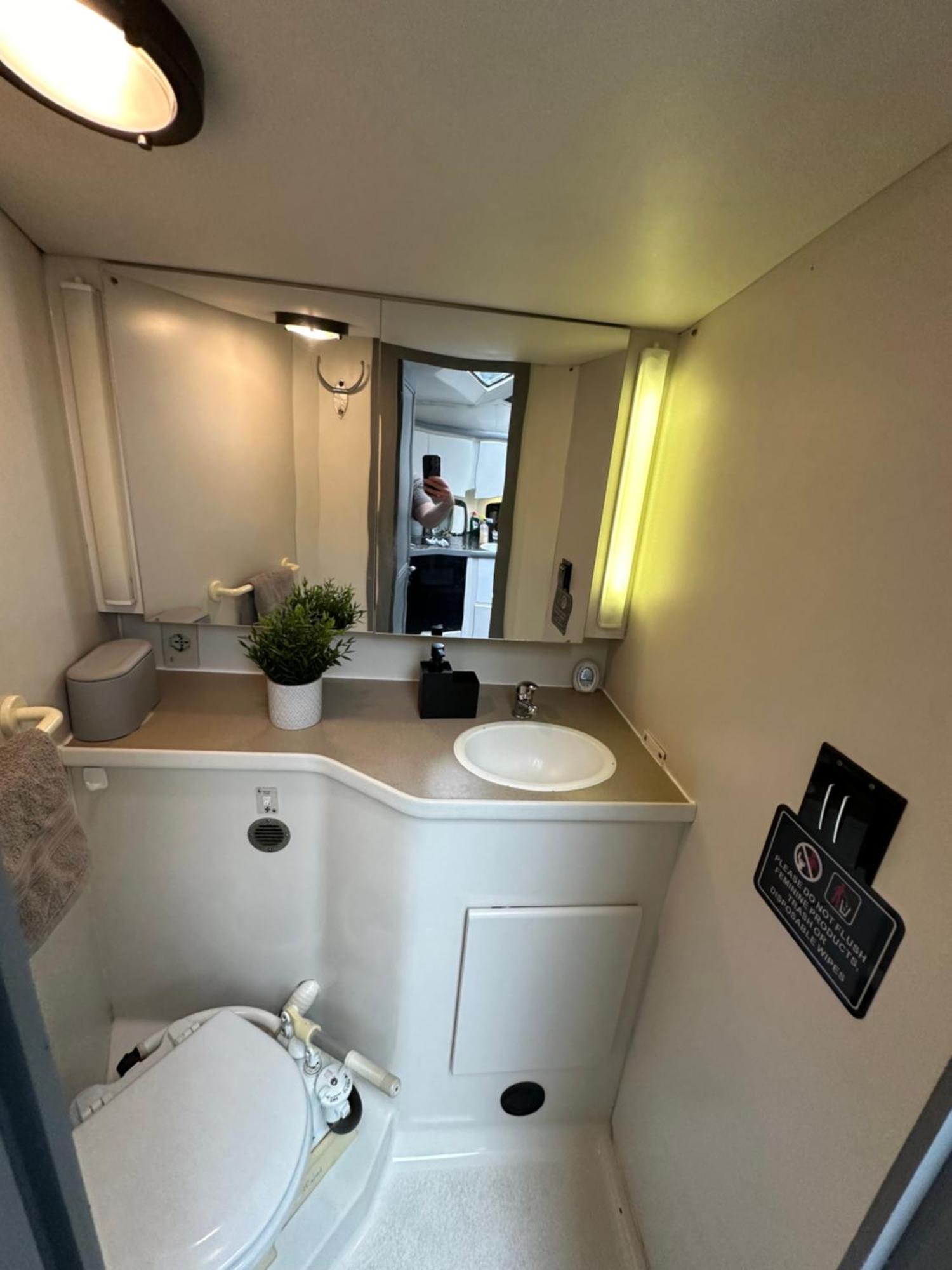 Yacht "X" - 44 Foot Modern Yacht On 5 Star Ocean Village Marina - Minutes Away From City Centre And Cruise Terminals, Free Parking ,Spa Package Available! Southampton Esterno foto