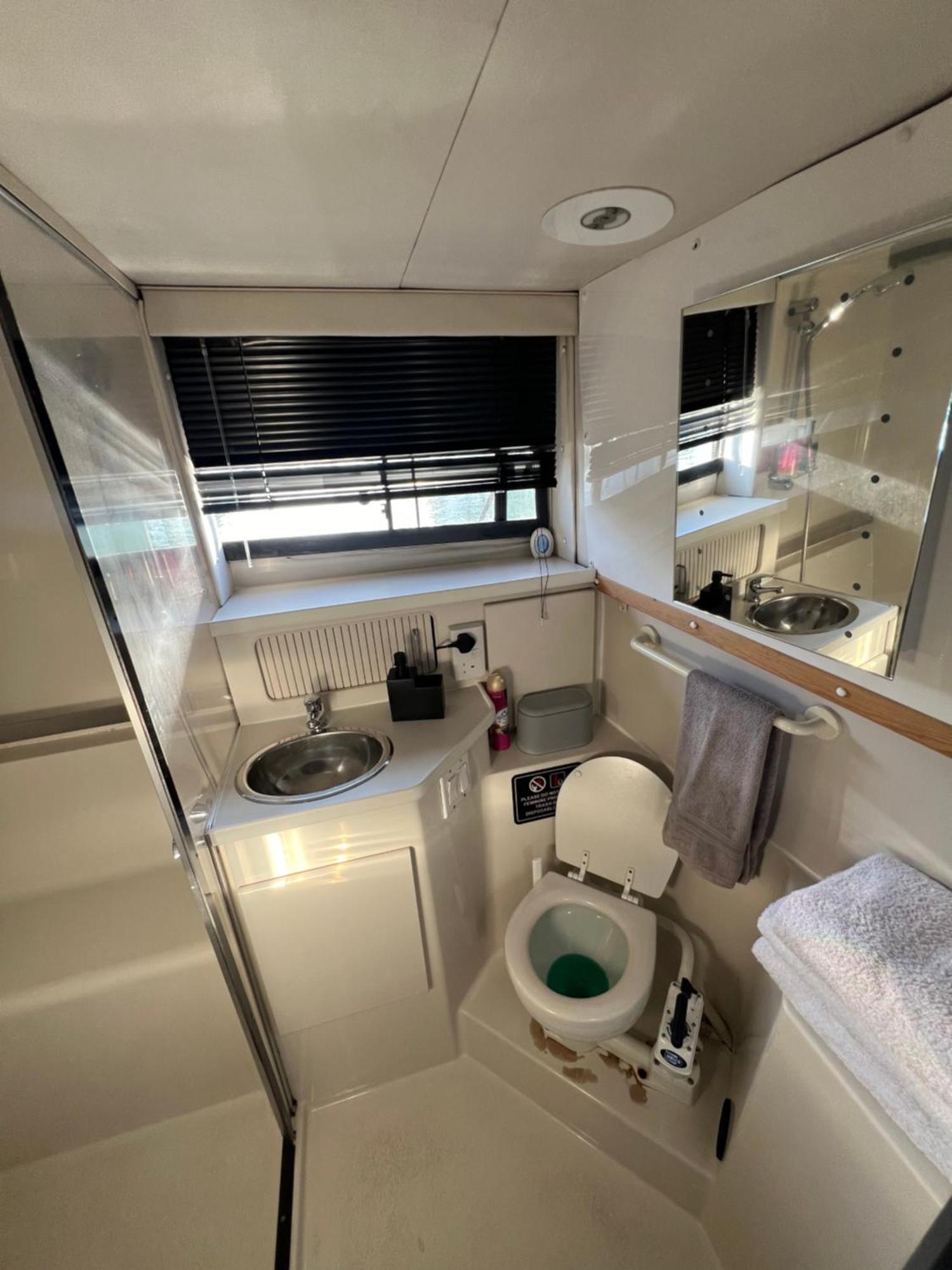 Yacht "X" - 44 Foot Modern Yacht On 5 Star Ocean Village Marina - Minutes Away From City Centre And Cruise Terminals, Free Parking ,Spa Package Available! Southampton Esterno foto